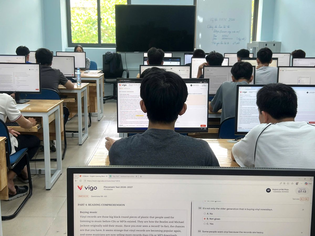 Màn hình làm bài phần Viết